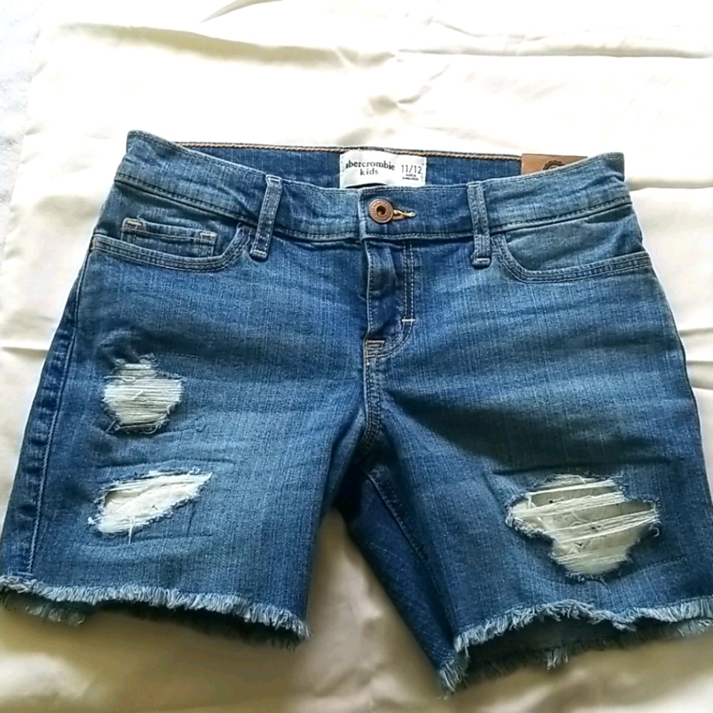 Abercrombie Kids play-length shorts